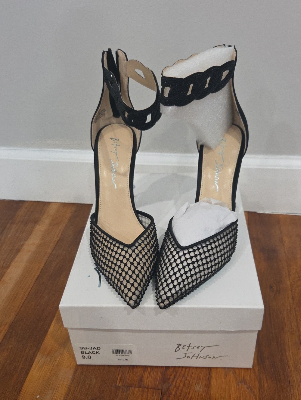 NIB- Betsey Johnson Black Mesh Pointed Toe Ankle Strap Pumps Sz 9.0